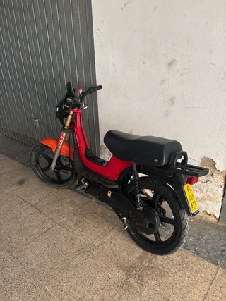 Derbi Variant Roja y Naranja