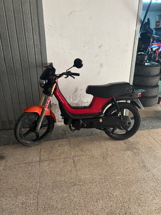 Derbi Variant Roja y Naranja