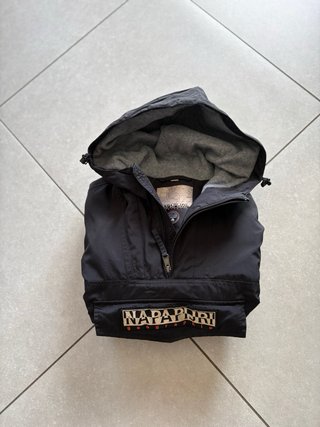 Giacca Napapijri nera con cappuccio