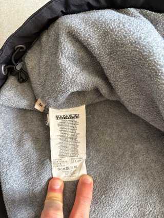 Giacca Napapijri nera con cappuccio