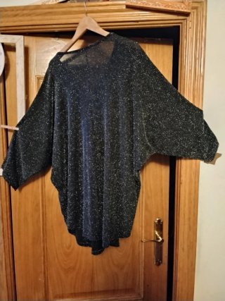 Blusa negra con brillos talla única