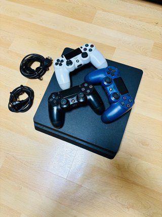Consola PS4 + 3 Mandos (Negro, Azul, Blanco)