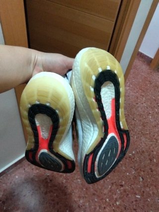 Adidas Deportivas Blancas y Rojas