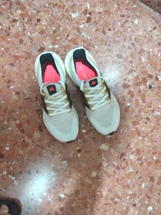 Adidas Deportivas Blancas y Rojas