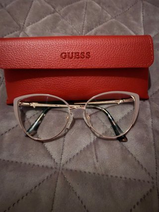 Gafas Guess Doradas y Rosas