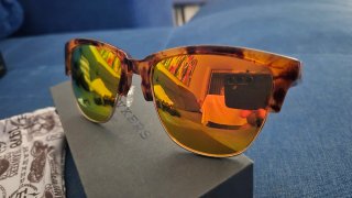 Gafas de sol Hawkers sin usar