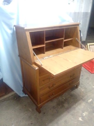 Cómoda secreter de madera