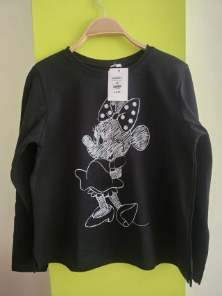 Una camiseta y dos sudaderas CON ETIQUETA. Talla M