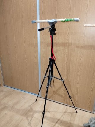 Soporte trípode para loros