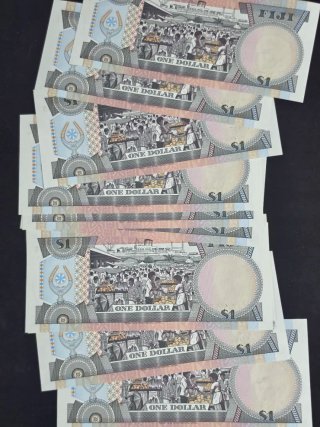 Fiji 10 banconote da 1 dollaro consecutivi di Elisabetta II