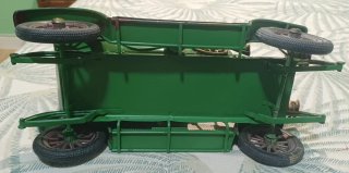 CocheFabricadoEnMetal,VerdeEscala 1:18