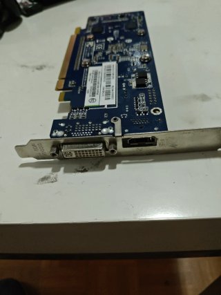 Disco Duro WD 500GB SATA 6.0Gbps mas tarjeta gráfi