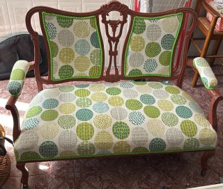 Sofá vintage tela y madera