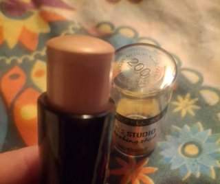 Iluminador Face Studio Maybelline Gold