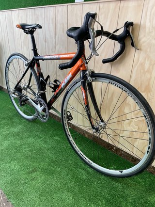 Bicicleta de carretera KTM