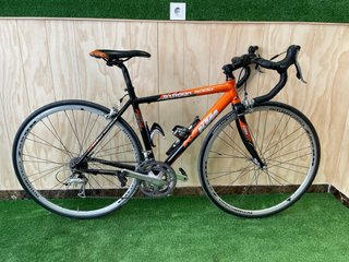 Bicicleta de carretera KTM