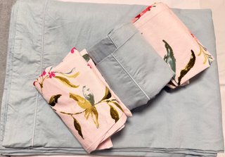 Conjunto de Roupa de Cama Estampada e Lisa