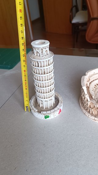 Figuras Torre Pisa y Coliseo