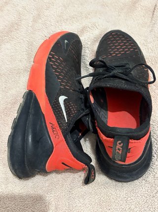Zapatillas Nike Air Max 270 Negras y Rojas