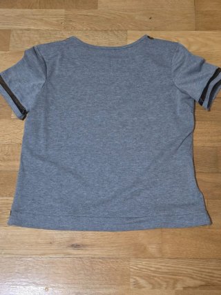 Camiseta bicolor talla única. 1 EURO