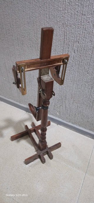 Costurero de madera vintage