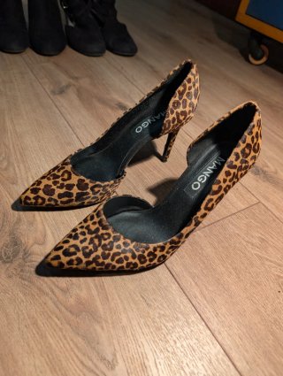 Sapatos de salto alto Mango