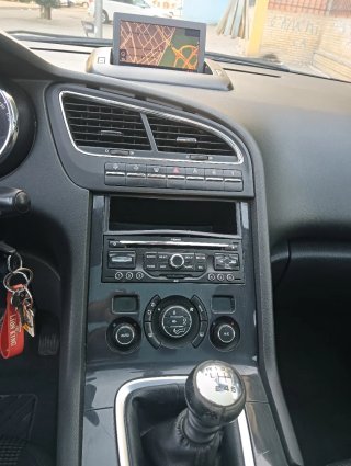 Peugeot 5008 2010