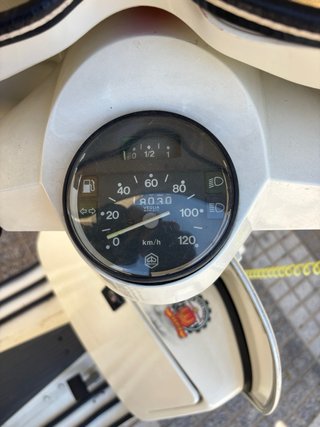 Vespa PX200E Iris Blanca