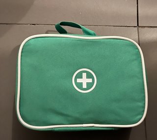 Maletín médico de madera