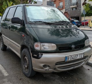 Nissan Serena 1999