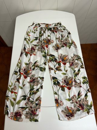 Pantalón ancho estampado floral