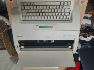 Máquina de escribir Olympia Carrera de Luxe MD
