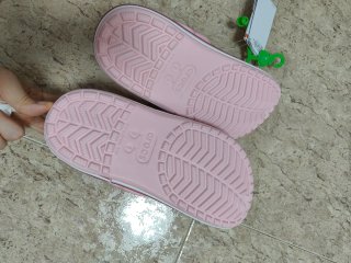 Zapatillas Crocs nuevas rosas