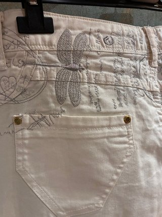 Pantalón blanco desigual talla 30
