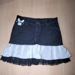 Falda vaquera combinada negra y blanca