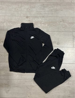 Conjunto chándal Nike negro