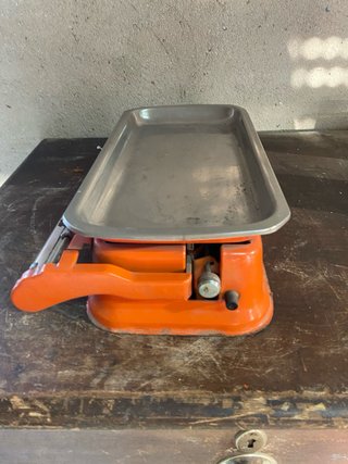 Báscula de cocina antigua naranja