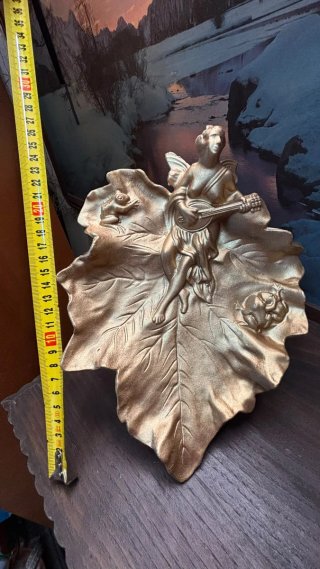 Peça decorativa folha de vide com anjo
