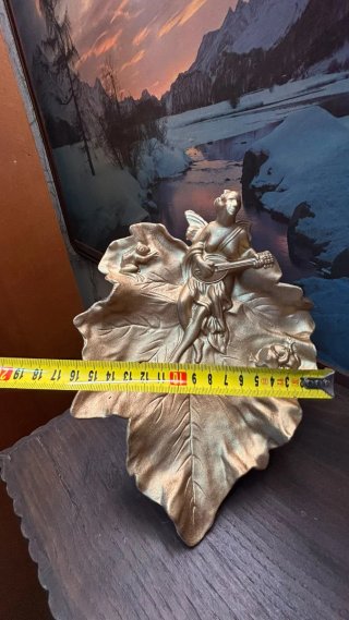 Peça decorativa folha de vide com anjo
