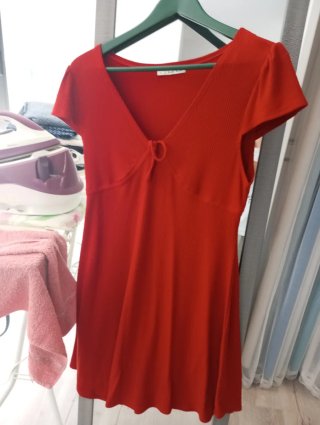 Vestido naranja de punto