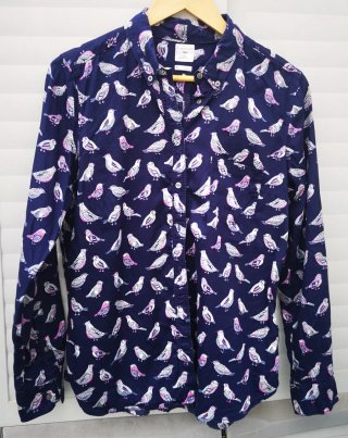 Camisa GAP con estampado de pájaros