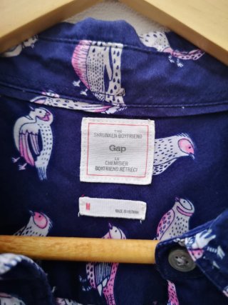 Camisa GAP con estampado de pájaros