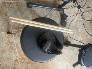 Batería Electrónica Alesis Debut Kit