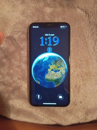 iPhone 11 blanco lo doy con caja funda y cargador