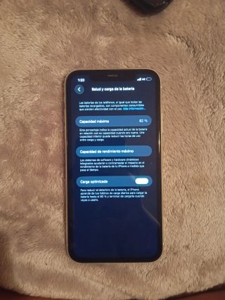 iPhone 11 blanco lo doy con caja funda y cargador