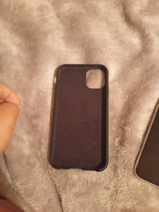 iPhone 11 blanco lo doy con caja funda y cargador