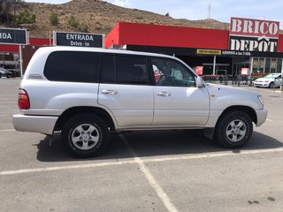 Toyota Land Cruiser 100