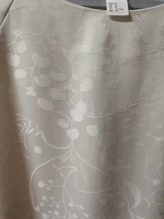 Blusa H&M floral beige talla S