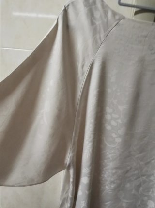 Blusa H&M floral beige talla S