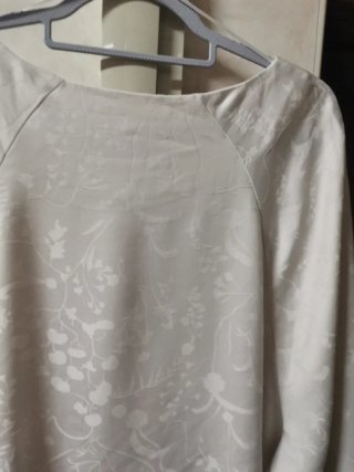 Blusa H&M floral beige talla S